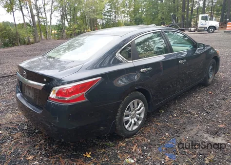 2015 Nissan Altima 2.5 S z USA, uszkodzony, nr VIN 1N4AL3AP8FC249040